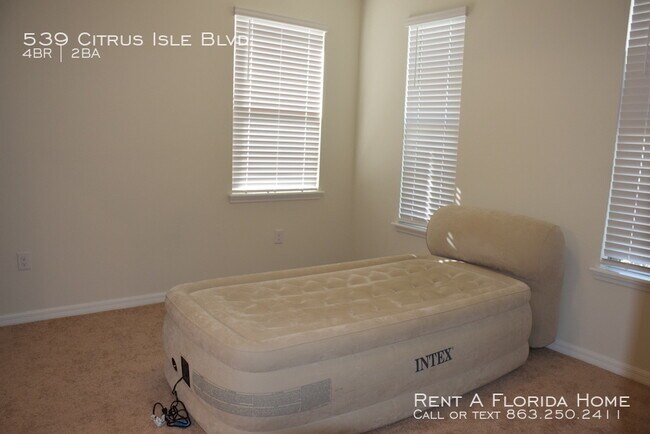 Building Photo - 539 Citrus Isle Blvd