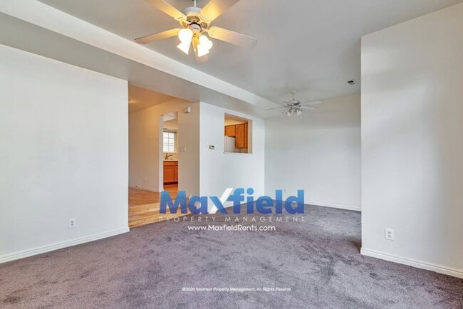 Building Photo - 3 BD 2 BA 1 GAR Townhouse - Taylorsville Utah