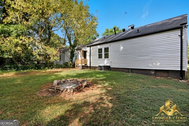 Building Photo - 1439 Westridge Rd SW