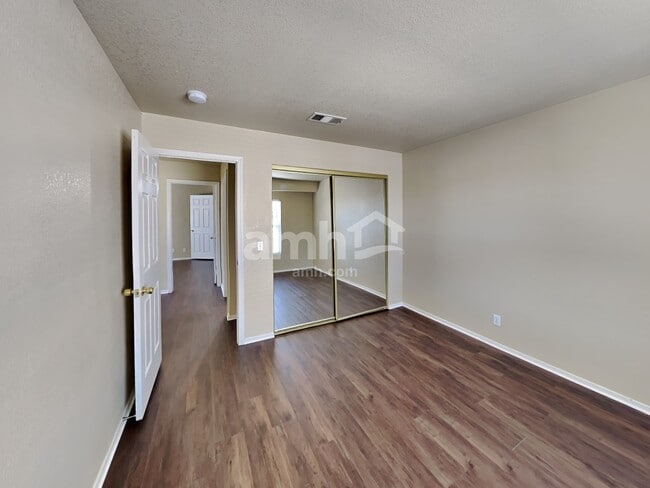 Building Photo - 8005 Sandmark Dr