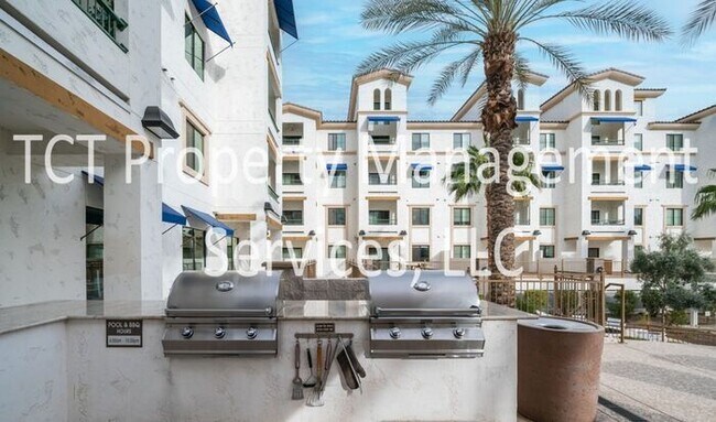 Building Photo - Stunning 1 Bedroom with Pool View