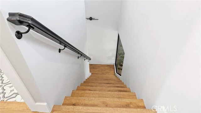Building Photo - 420 S Hill St
