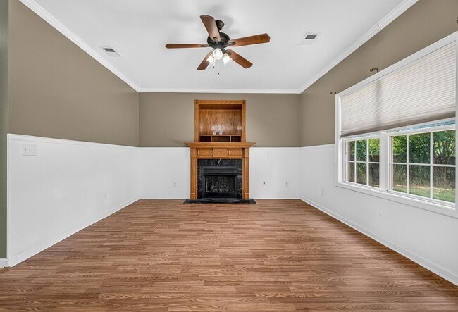 Building Photo - 8727 Evangeline Dr