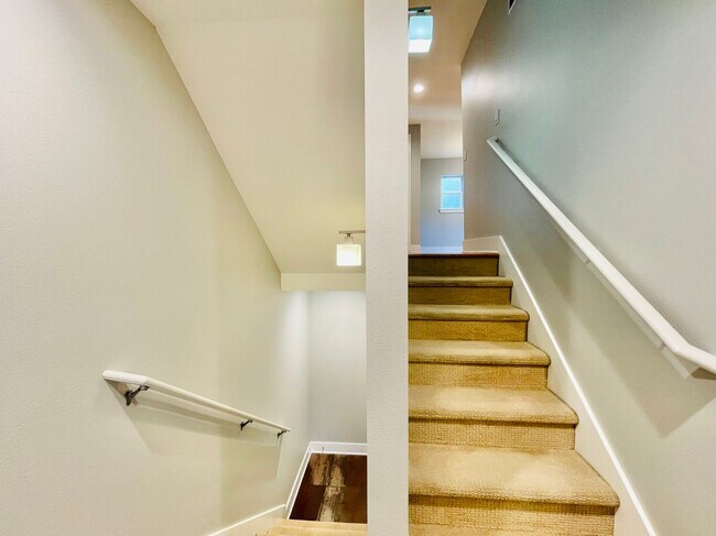 Building Photo - 1017 N 39th St