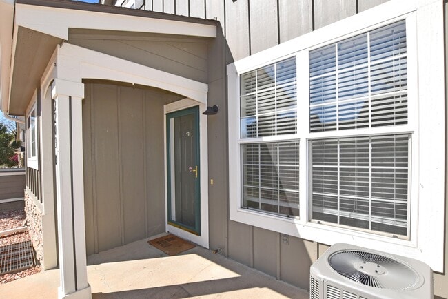 Building Photo - 2203 Copper Creek Dr