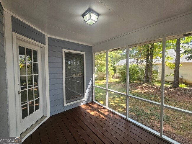 Building Photo - 30 Glenridge Dr