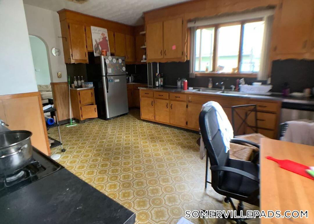 Building Photo - 70 Ossipee Rd