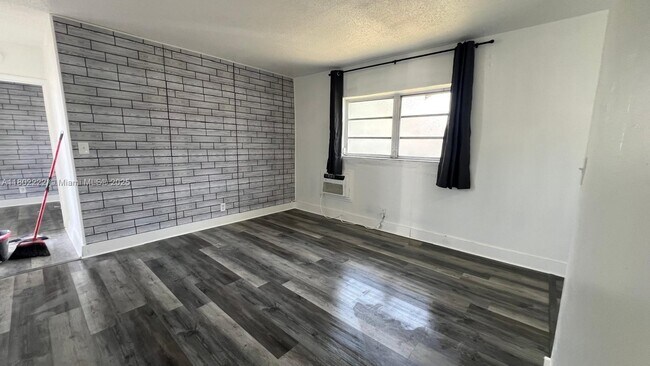 Building Photo - 6300 Miramar Pkwy