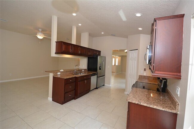 Building Photo - 56 Shinnecock Dr