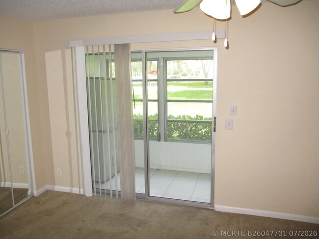 Building Photo - 506 Mansfield M