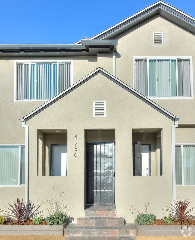 Building Photo - 4286 S Hobart Blvd