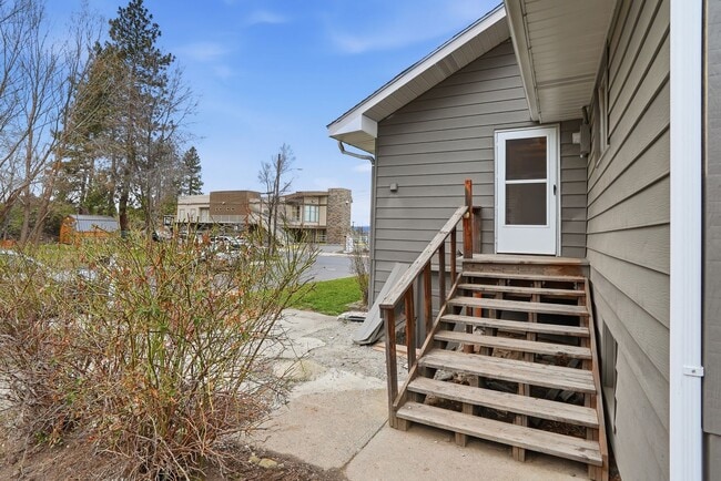 Building Photo - Spacious 3 Bedroom 1 Bath home in the Perry District!