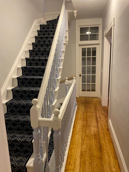 Building Photo - 27 Taber Ave