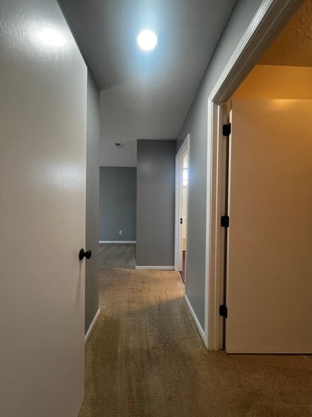 Building Photo - 1110 3rd Loop Rd