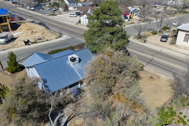 Building Photo - 2 Bedroom 1 Bath Single Family Home in Prescott