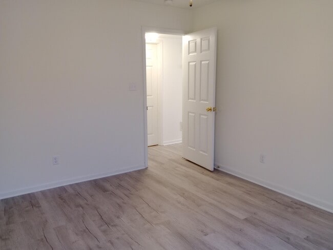 Building Photo - 5015 CARRIE RIDGE Dr