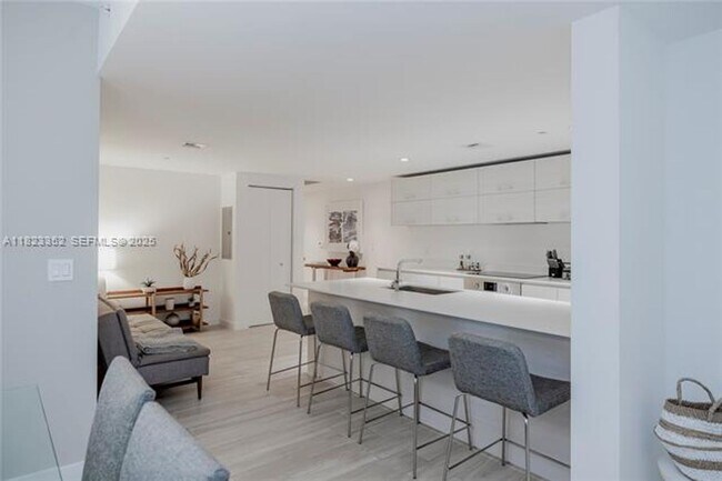 Building Photo - 1300 S Miami Ave