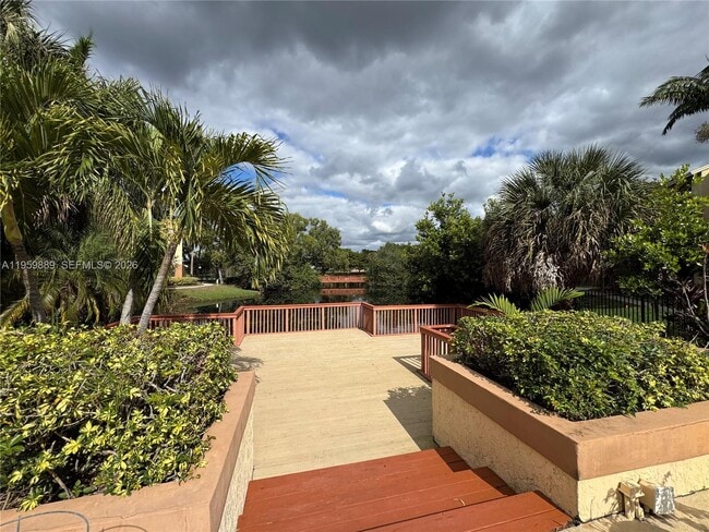 Building Photo - 9999 Summerbreeze Dr