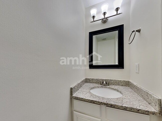 Building Photo - 3254 Ashgrove Ln SW