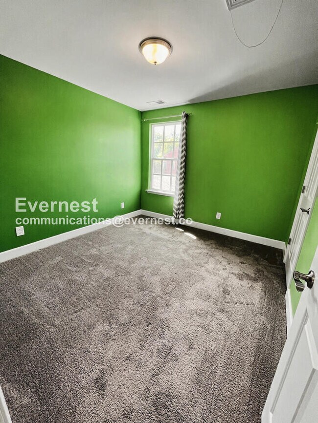 Building Photo - 2007 Oak Trail Dr