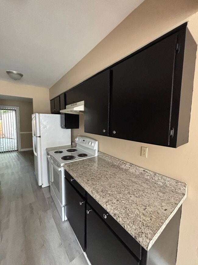 Building Photo - New Listing - Don't Miss Out!
