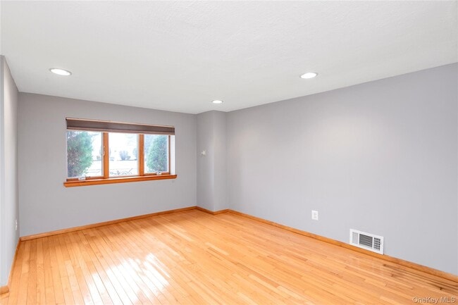 Building Photo - 5 Glenbrook Rd