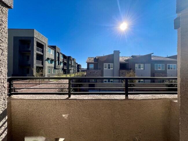 Building Photo - Beautiful Newer 4 Bedroom Home in Cadence with Large Loft