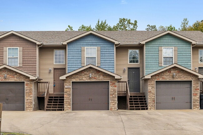 Primary Photo - 1723 B THISTLEWOOD DR. Clarksville, TN 37042