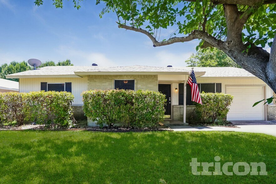 Primary Photo - 4443 Greenland Dr