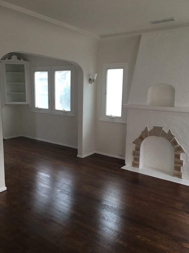 Building Photo - 605 1/2-742-742 Virginia St