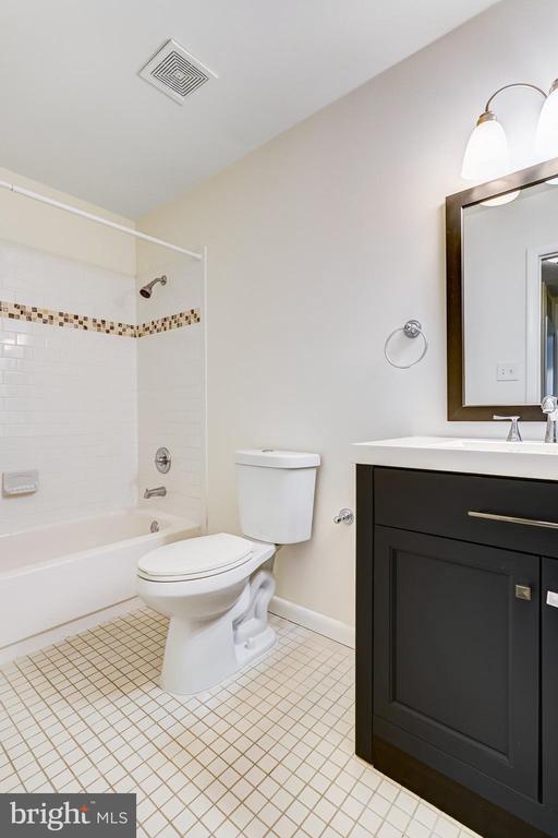 Building Photo - 4923 Casimir St