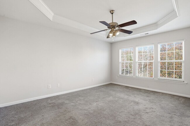 Building Photo - STUNNING TOWNHOME-AVAILABLE FOR IMMEDIATE ...