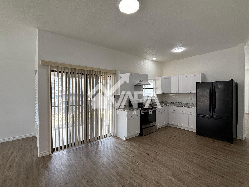 Building Photo - 8659 Serene Ridge Dr