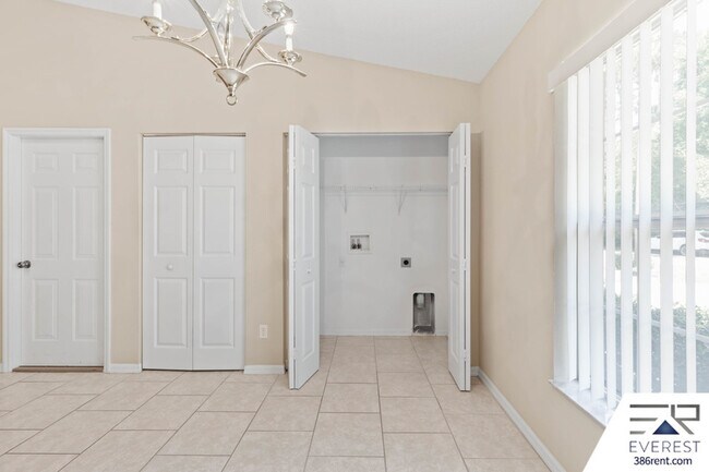 Building Photo - 15 Firtree Ln