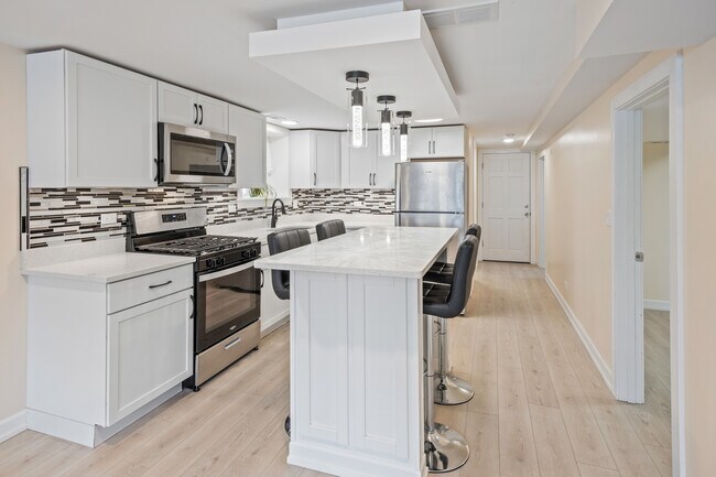 Building Photo - 5219 W Deming Pl