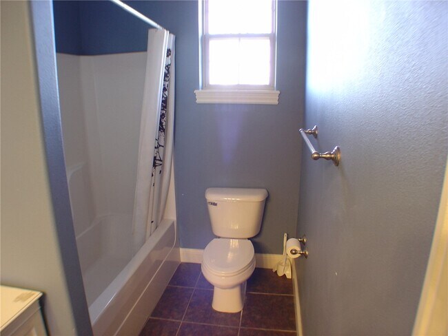 Building Photo - 73 Pimlico Dr