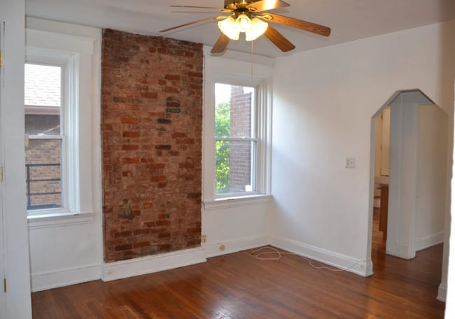 Building Photo - 2411 Fairview Ave