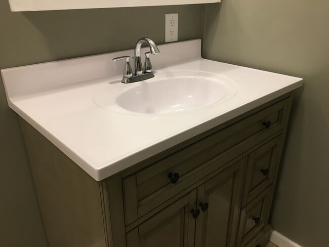 Building Photo - Nice Apartment in North Pointe!