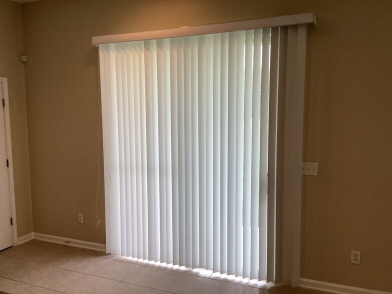 Building Photo - 937 E Terranova Way