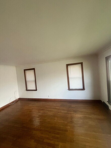 Building Photo - 5309 W Greenfield Ave