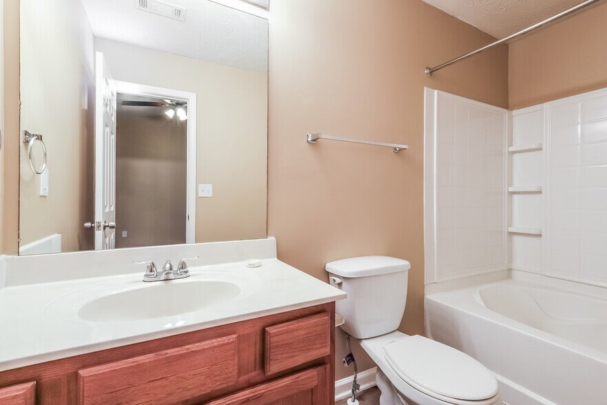 Building Photo - 2862 Vining Ridge Terrace