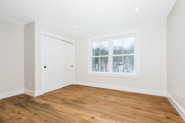 Building Photo - 539 Portsmouth Ave