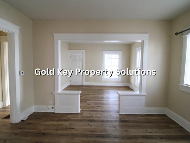 Building Photo - Large 2 BR 1 BA House Near Downtown Anderson (NO SECTION 8)