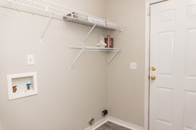Building Photo - 465 Jillian Dr