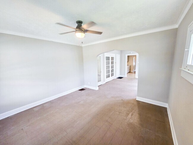 Building Photo - 519 - 521 N Sherman Drive