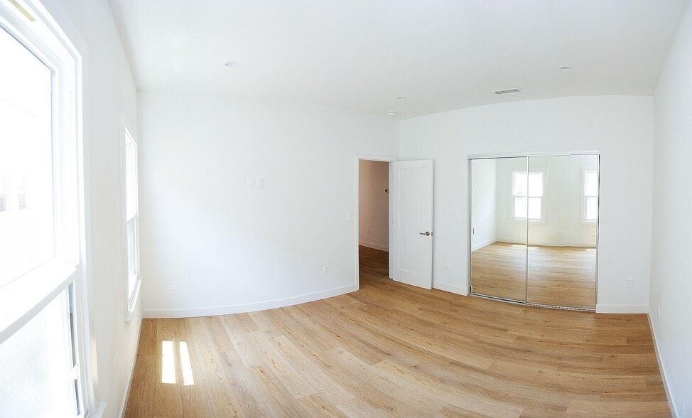 Bedroom - 428 N Orange Grove Ave