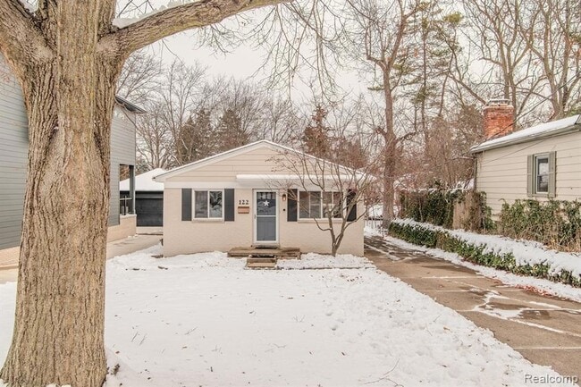 Building Photo - 122 N Helen Ave