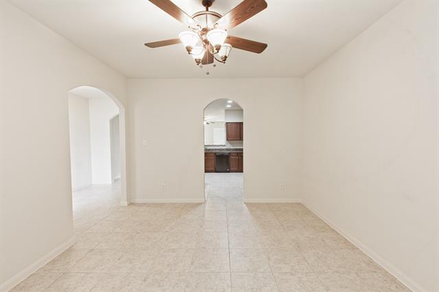 Building Photo - 1829 Persimmon Dr