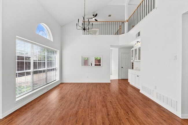 Building Photo - 4709 Thorntree Dr