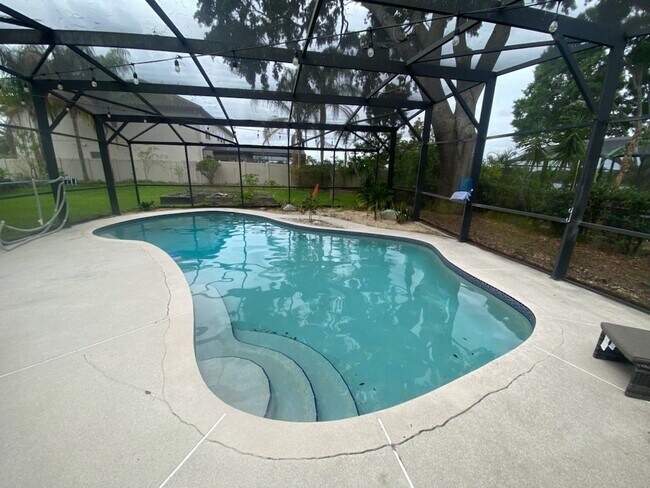 Building Photo - 1280 Gladiolas Dr